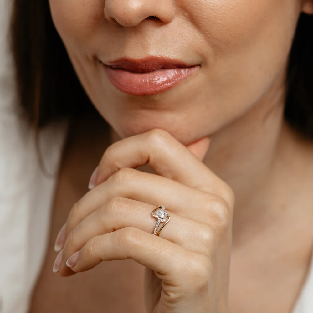 1/10 Carat Diamond Heart Shaped Ring in 9ct Yellow Gold - Image 5