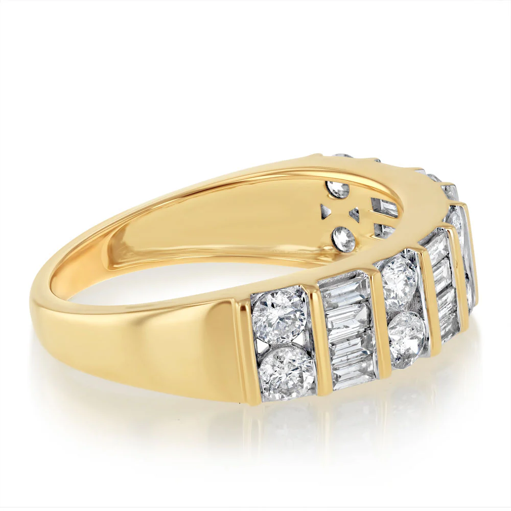 1 Carat Diamond Ring in 9ct Yellow Gold - Image 2