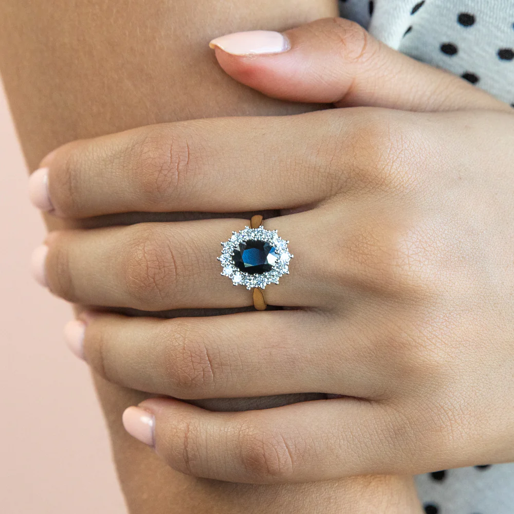 18ct Ring with 2.70 Carat Natural Sapphire and 0.70ct Diamonds "Princess Catherine" - Image 3