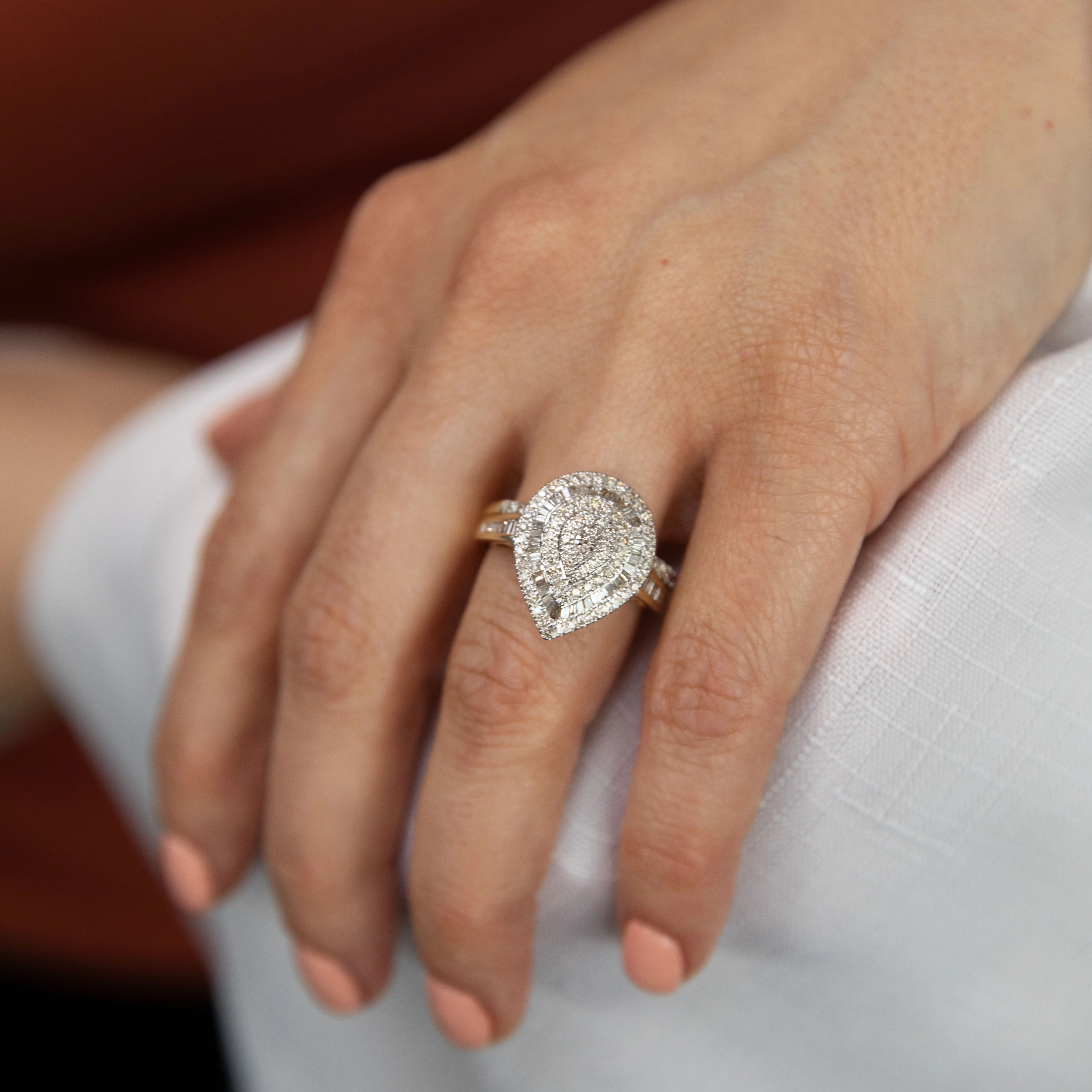 9ct Yellow Gold 1 Carat Diamond Pear Shape Cluster 2-Ring Bridal Set - Image 3