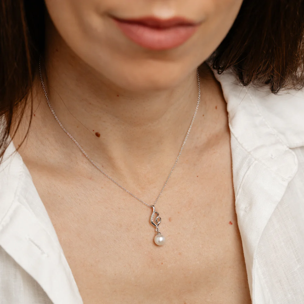 Freshwater Pearl Pendant and Earrings Set in Sterling Silver - Image 3
