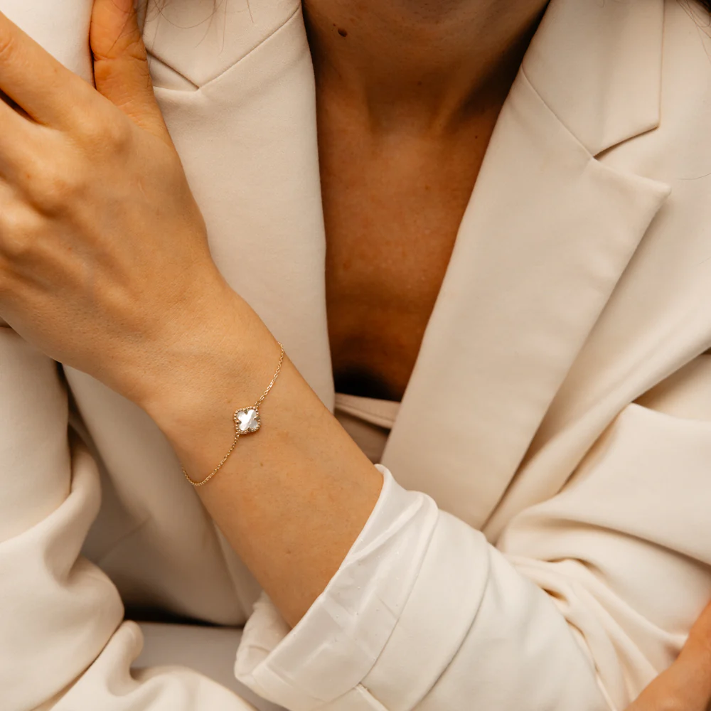 Mother of Pearl Clover Adjustable 19cm Bracelet in 9ct Yellow Gold - Image 3